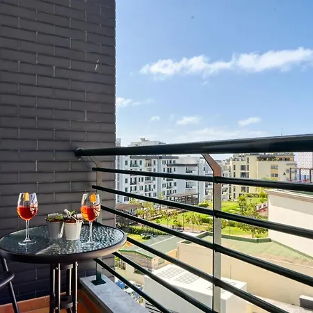 Forum Escape, A In Madeira